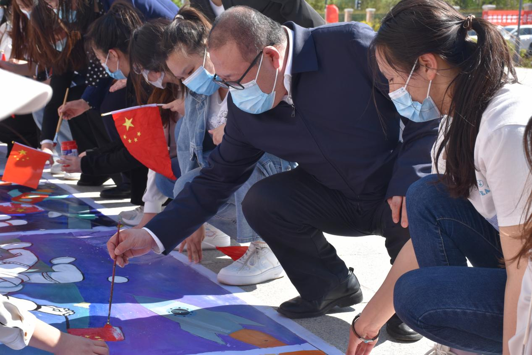 助残日，绥化学院师生共绘航天梦